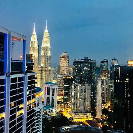 The Platinum Klcc By Cozy White Kuala Lumpur Exterior photo