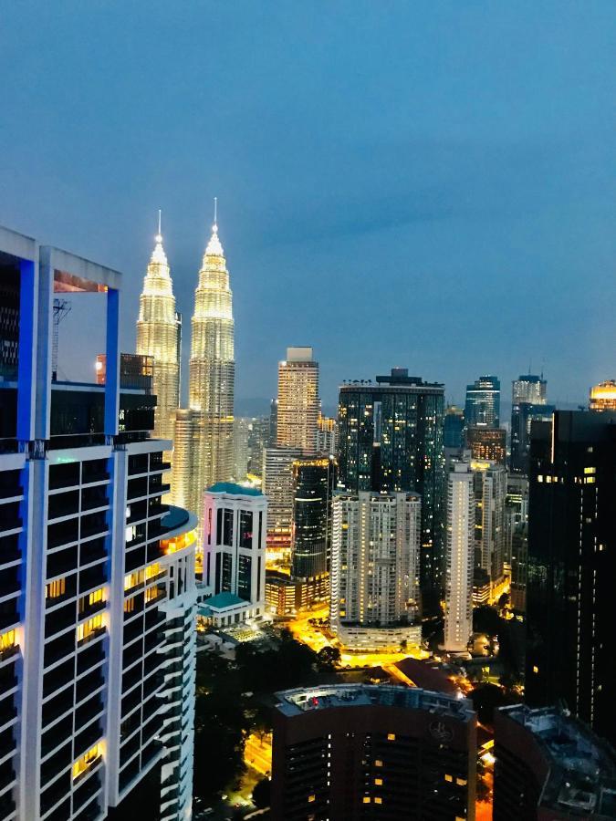 The Platinum Klcc By Cozy White Kuala Lumpur Exterior photo