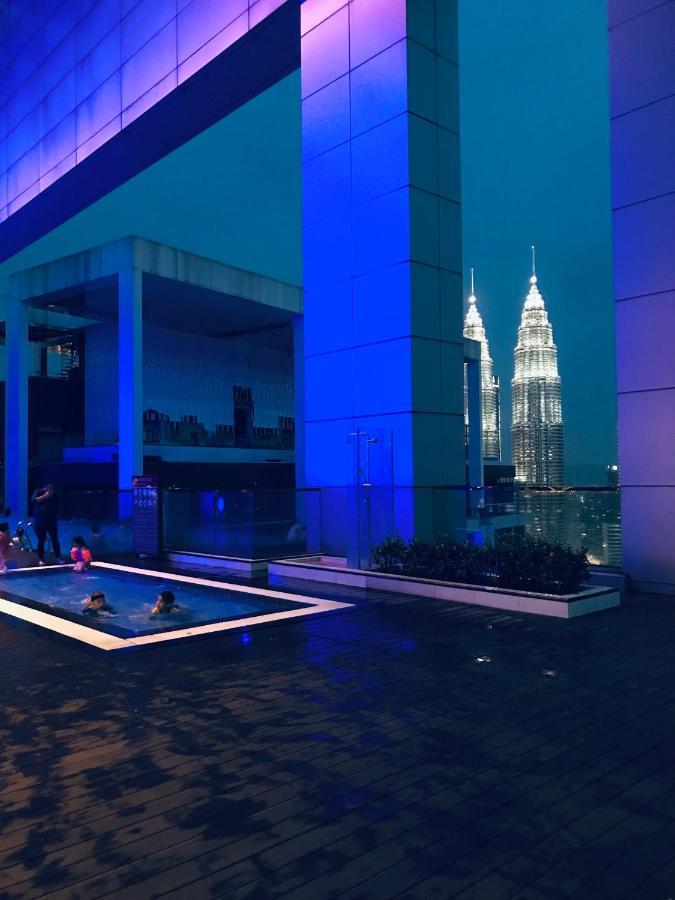 The Platinum Klcc By Cozy White Kuala Lumpur Exterior photo