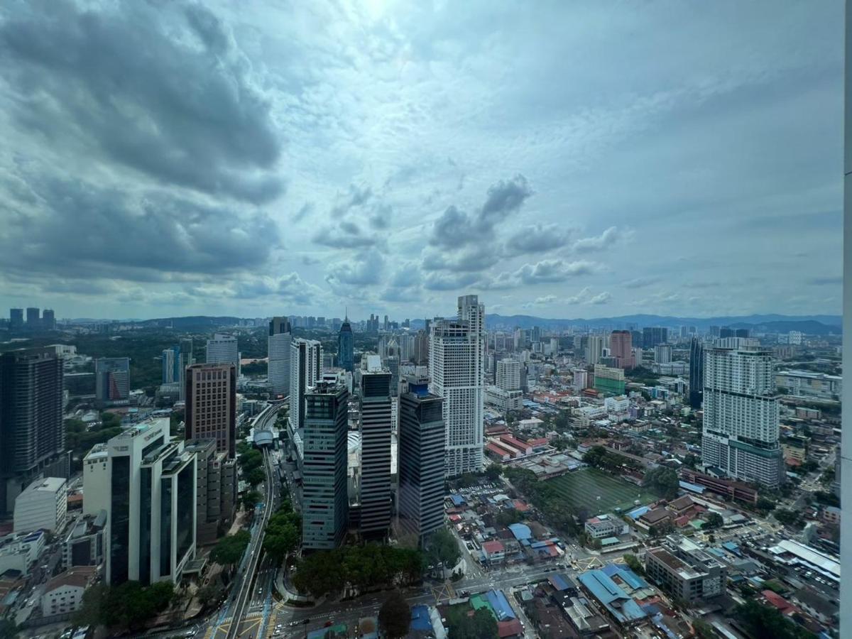 The Platinum Klcc By Cozy White Kuala Lumpur Exterior photo