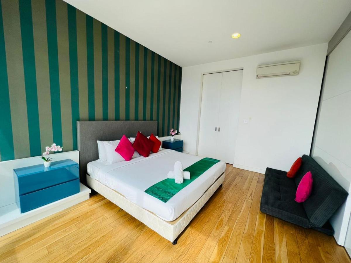 The Platinum Klcc By Cozy White Kuala Lumpur Exterior photo