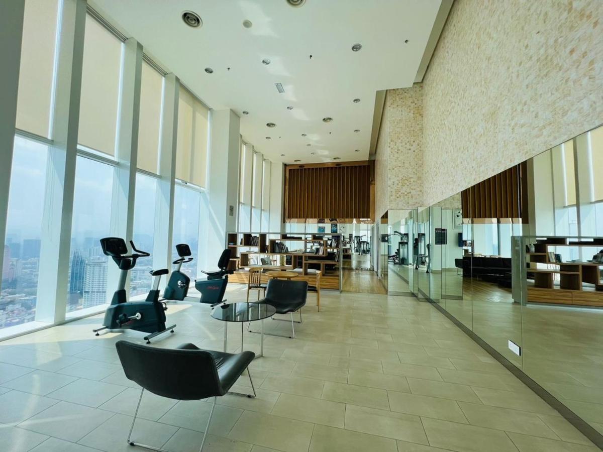 The Platinum Klcc By Cozy White Kuala Lumpur Exterior photo