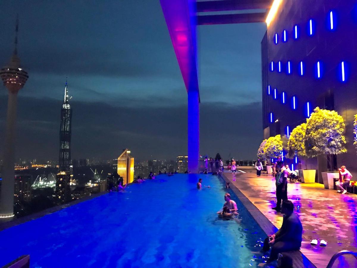 The Platinum Klcc By Cozy White Kuala Lumpur Exterior photo