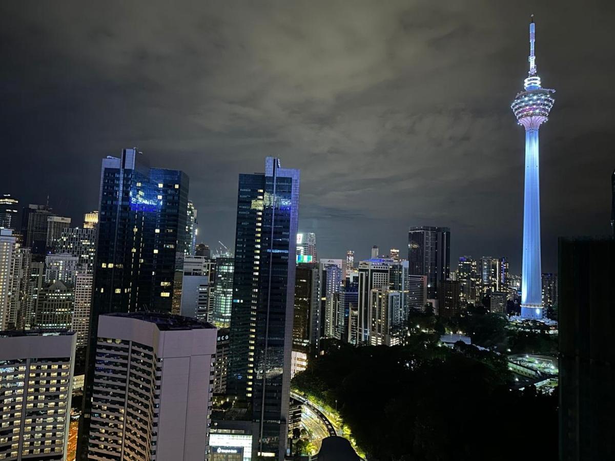 The Platinum Klcc By Cozy White Kuala Lumpur Exterior photo