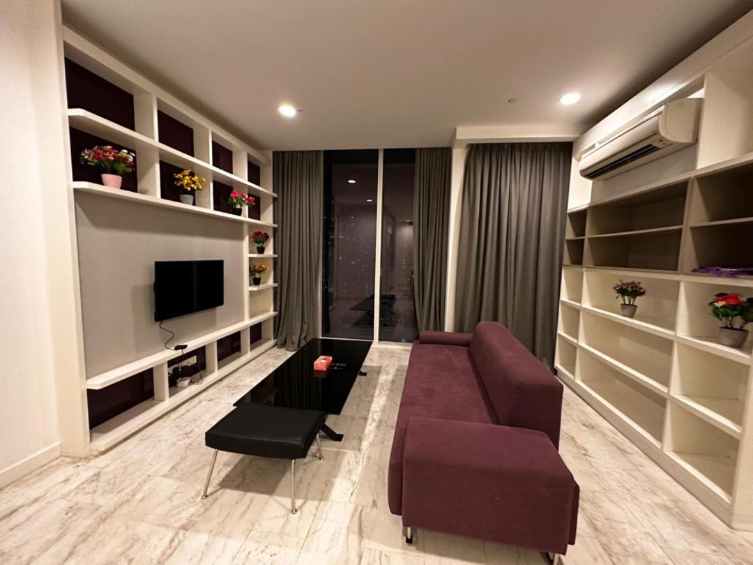 The Platinum Klcc By Cozy White Kuala Lumpur Exterior photo